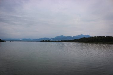 Almanya, Bavyera 'daki Chiemsee Gölü Manzarası