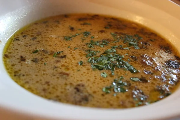 Ένα Πιάτο Πολύ Νόστιμη Σούπα Μανιταριών Λεπτά Αλεσμένα Χόρτα — Φωτογραφία Αρχείου