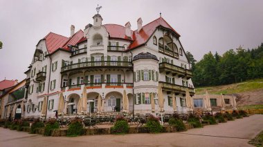 Schwangau, Bavyera, Almanya - 01 Eylül 2018: Alpenrose am restoranı Hohenschwangau Kalesi yakınlarına bakın