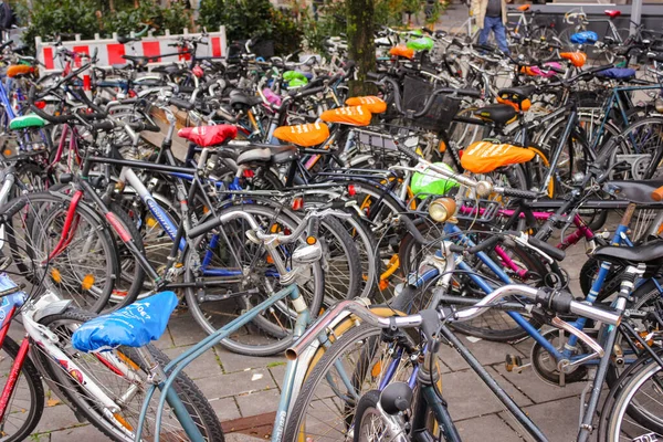 2018年9月2日 德国慕尼黑 自行车停放在慕尼黑街头 — 图库照片