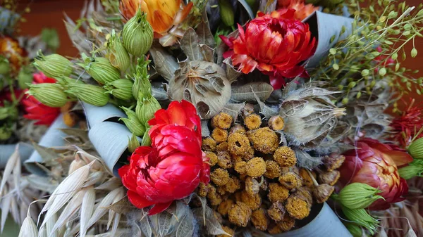 Bouquets Multicoloridos Feitos Flores Secas Orelhas Culturas Cereais — Fotografia de Stock