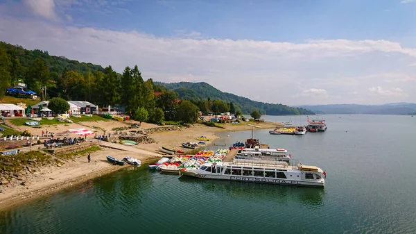Solina Polen September 2018 Ausflugsboote Für Touristen Stehen Der Nähe lizenzfreie Stockbilder