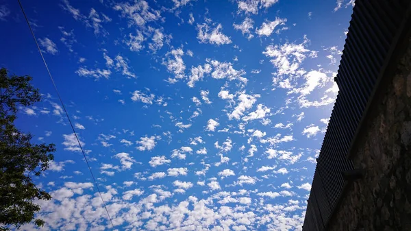 Hermosa Vista Del Cielo Con Nubes Luz Ciudad — Foto de Stock