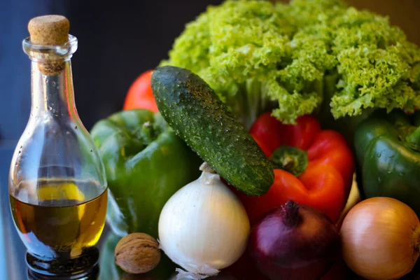 Preparations Wonderful Vegetarian Dinner Washed Bulgarian Pepper Green Cucumbers Onions — Stock Photo, Image