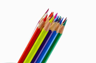 Birçok ahşap kalemler üzerinde beyaz renkli.