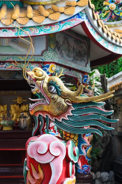 Čína drak, čínský chrám v Thajsku. — Stock fotografie