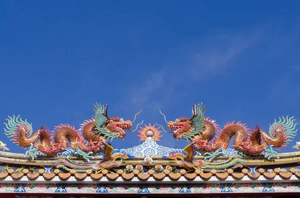 中国龙，在泰国的华人庙宇. — 图库照片