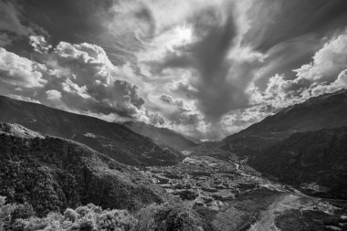 Valtellina siyah beyaz manzara