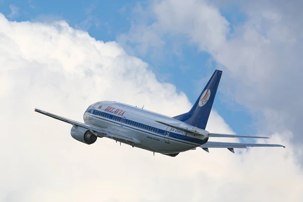 Minsk Belarus May 2021 Belavia Plane Landing Airport — Stock Photo, Image