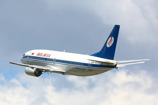 Minsk Belarus May 2021 Belavia Plane Landing Airport — Stock Photo, Image