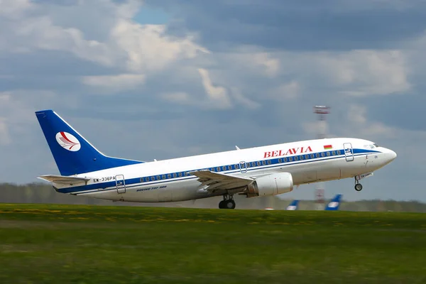 Minsk Belarus May 2021 Belavia Plane Landing Airport — Stock Photo, Image