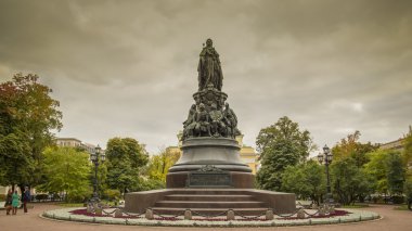 Anıt Catherine Saint-Petersburg ikinci