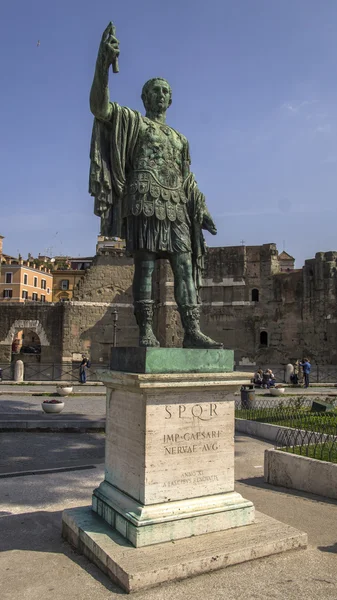 Pomník Gaius Julius Caesar v Římě — Stock fotografie