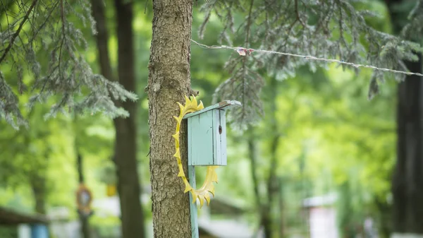 Homemade birdhouse — Stock Photo, Image