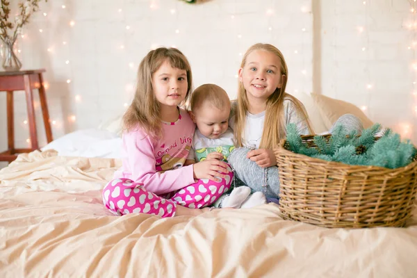 Cute Sisters Little Brother Pajamas Have Fun Scandinavian Style Bedroom — Stock Photo, Image