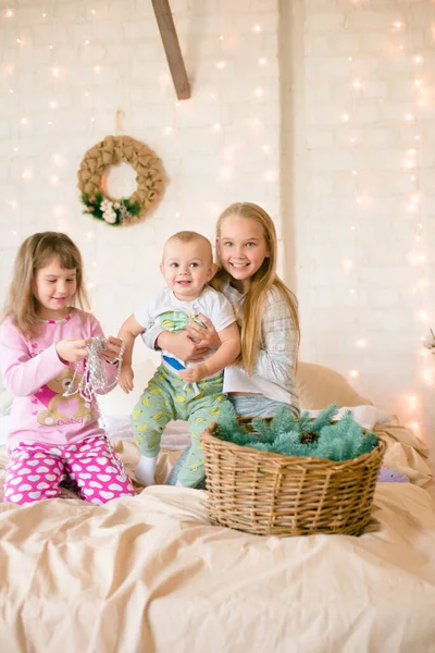 Cute Sisters Little Brother Pajamas Have Fun Scandinavian Style Bedroom — Stock Photo, Image