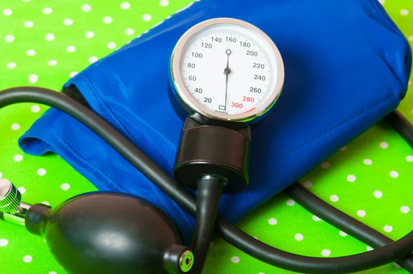 Strumento per la misurazione della pressione e dello stetoscopio — Foto Stock