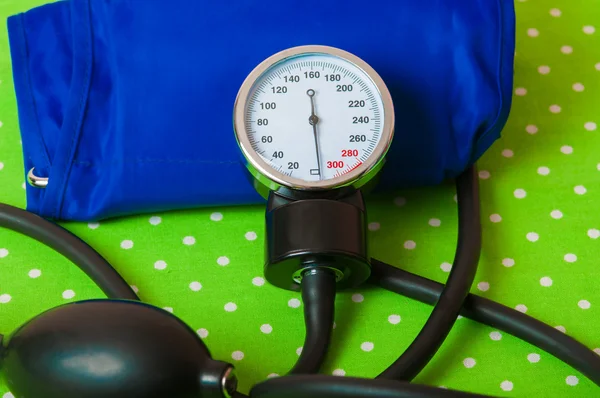 Strumento per la misurazione della pressione e dello stetoscopio — Foto Stock