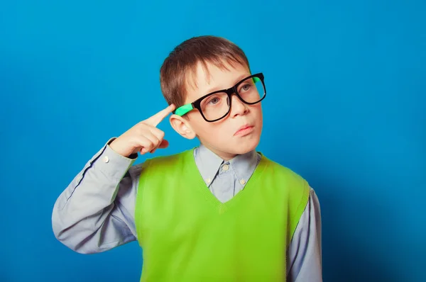 Kleine jongen met bril — Stockfoto