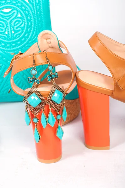 Summer beautiful high heels and handbag — Stock Photo, Image
