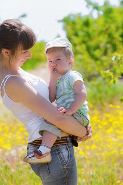 Genç anne bebek oğlu ile