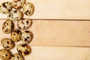 Ahşap doku Paskalya yumurtaları