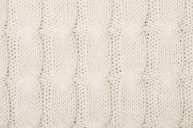 Beyaz doku süsleme ile örme