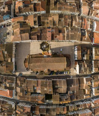 LOT-GARONNE VILLENEUVE SUR LOT, AUX ARCADES VE SAINTE-KATİL KİLİSESİ VE AUX AÇIKLARI