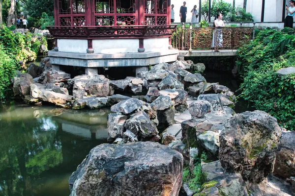 Suzhou China 2018 Gazebos Stone Bridge Canals Beautiful Tree Garden — 스톡 사진