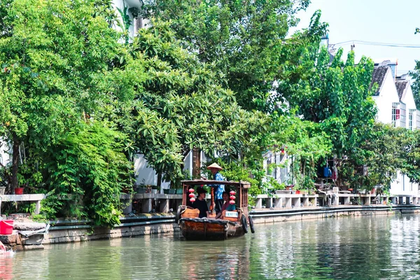 Suzhou China Aug 2018 Life Full Swing Narrow Canal Street — 스톡 사진