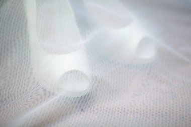 Gelin için güzel beyaz düğün ayakkabıları