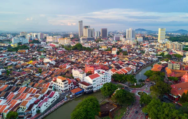 30 Mart 2017: Malacca 'daki eski Malezya kasabasının Arial View Tarihi bölümü. 2008 yılında George Town ile birlikte UNESCO Dünya Mirasları Listesi olarak listelendi..