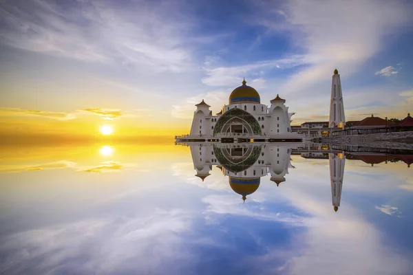 Vista Sul Tramonto Dalla Moschea Dello Stretto Malacca — Foto Stock