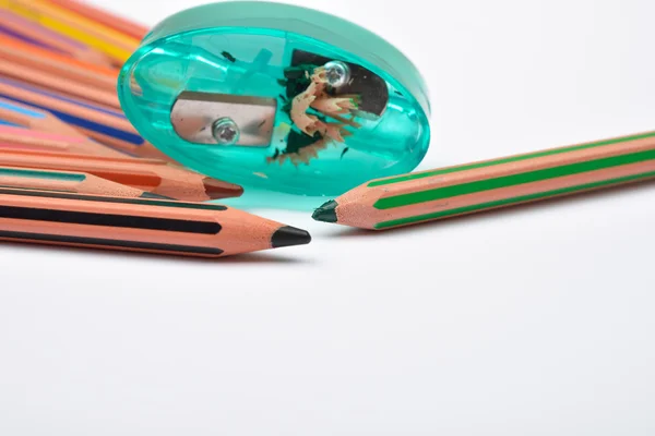 Immagine di alcune matite con strisce di diversi colori e gre — Foto Stock