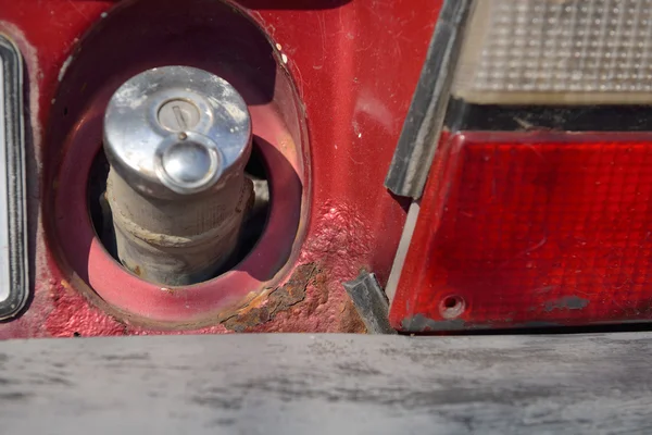 Close up of rusty car gasoline fill cap — Stock Photo, Image