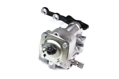 Beyaz arka plan üzerinde izole otomobil parçaları