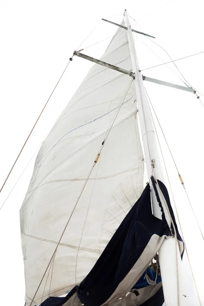 Mast och segel isolerad på vit bakgrund — Stockfoto