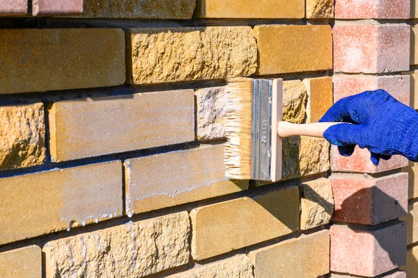 Přírodní Kámen Pokrytý Ochrannou Tekutinou Vlhkosti Plísně Chraňte Kámen Před — Stock fotografie