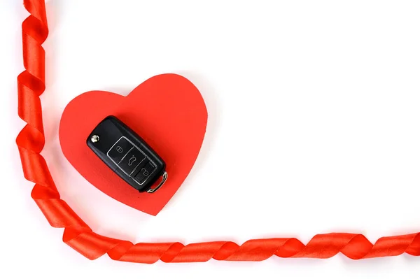 Κόκκινη Ξύλινη Καρδιά Κλειδί Αυτοκινήτου Έννοια Μέχρι Του Αγίου Βαλεντίνου — Φωτογραφία Αρχείου