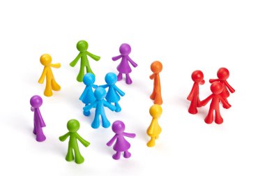 Farklı görüşleri olan iki grup insan. İnsanları en iyi fikir etrafında birleştirmek, ortak görüşler, iş ekibini başarılı liderlerin etrafında birleştirmek.
