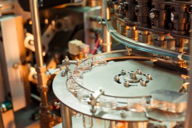 Süt için plastik şişe üretimi