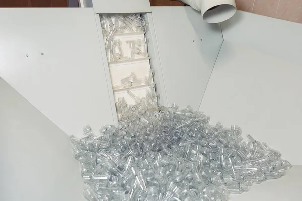 Süt için plastik şişe üretimi