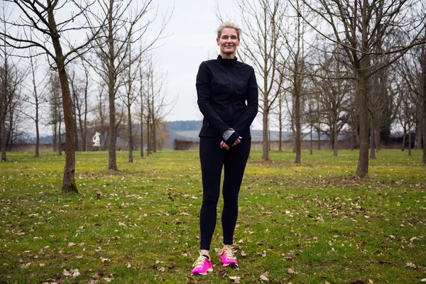 Mulher saudável depois de uma corrida — Fotografia de Stock