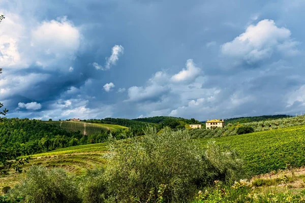 Schilderachtige Boerderij Het Platteland Van Toscane Met Wolken Zomer — Stockfoto