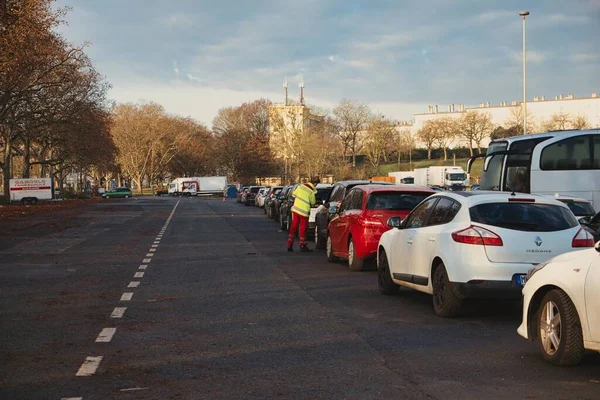 Frankfurt Main Dezember 2020 Auto Aufgebot Für Coronavirus Test lizenzfreie Stockbilder