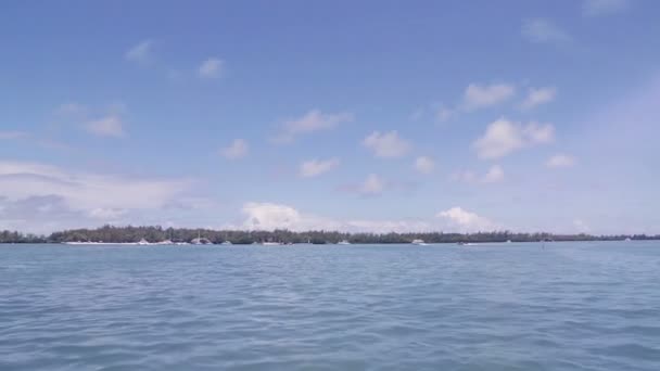 Navegación en mauritius, vista desde el barco — Vídeo de stock