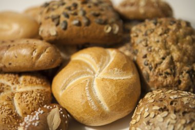 Bun ve tohum olmadan rulo