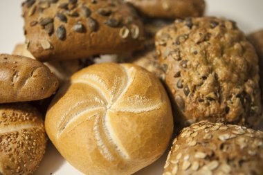 Bun ve tohum olmadan rulo