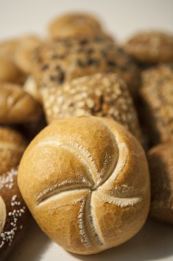 Bun ve tohum olmadan rulo