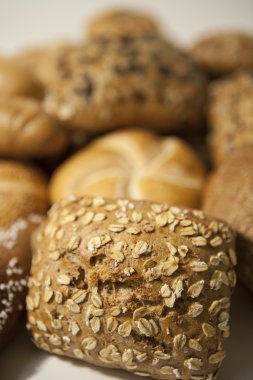 Bun ve tohum olmadan rulo